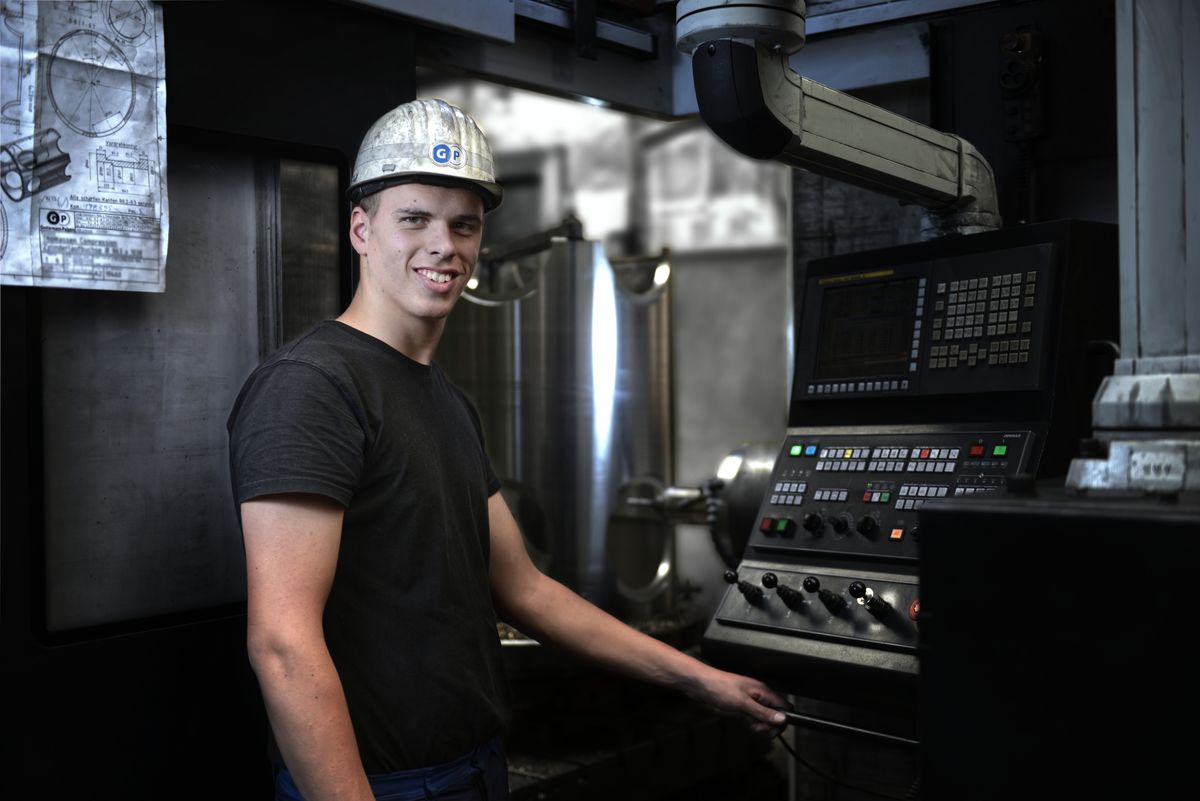Zerspaner, Zerspanungsmechaniker, Metallindustrie, Gießerei, Eisen, Siegen, Mannschaft, Mitarbeiter, Gussprodukte